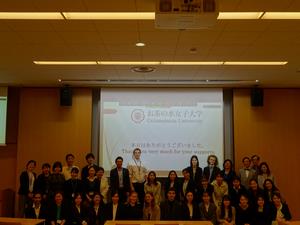 企業8社集合写真