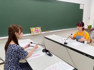 収録の場で話す土井委員長の写真