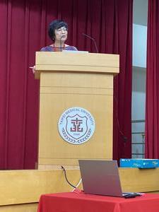 司会の様子Lusia Shu-Ying Chang副学長